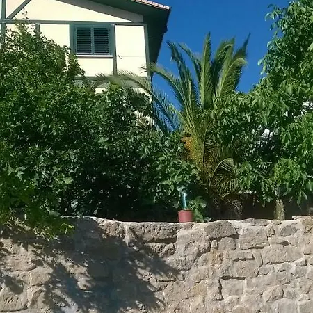 Larrain Etxea Country house